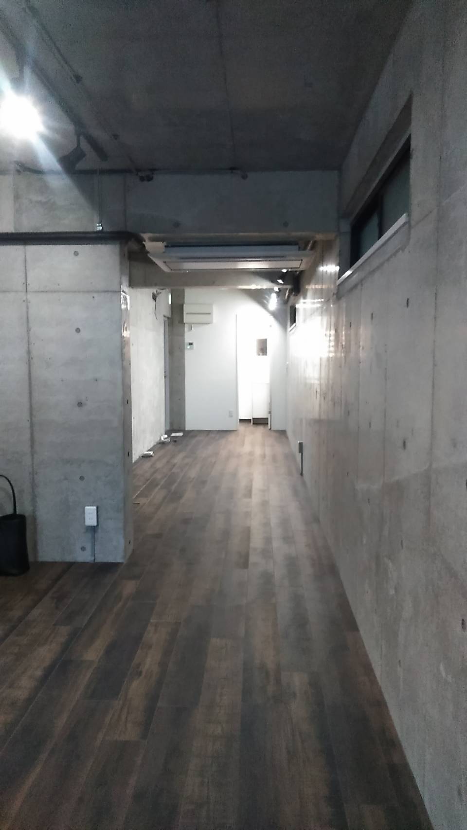 ミニマルワークスペース上野の内装工事の内装